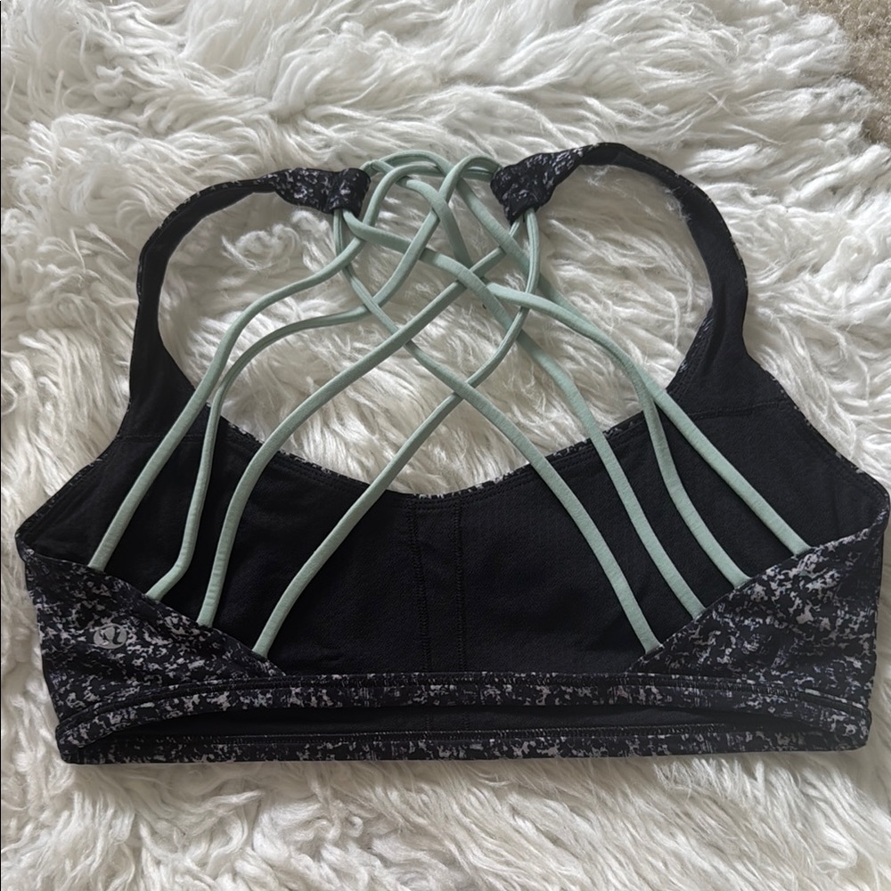 Lululemon Athletica Black and Green Strappy Sports Bra